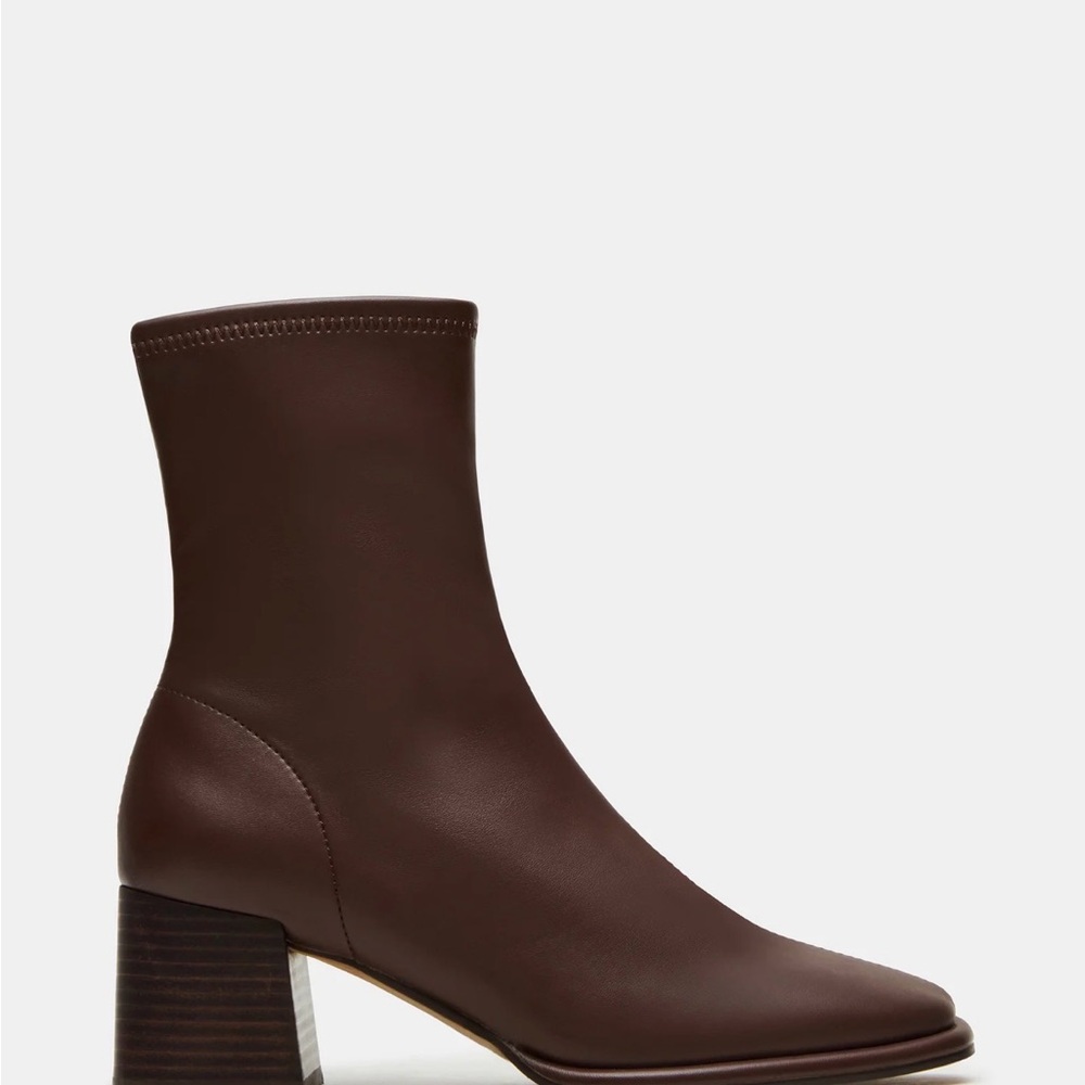 ❌SOLD❌ NWT Steve Madden Pammy Boots in Brown Size 8